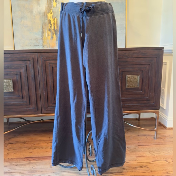 LULULEMON Grey, Wide Leg Sweatpants.  Size 10 - Picture 1 of 4